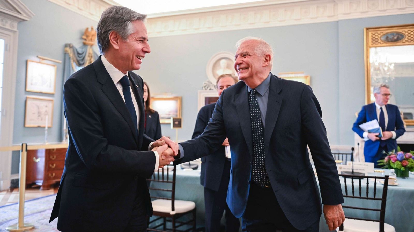 24 horas - Josep Borrell, sobre el alto el fuego en Gaza: "Hay una negociación que sigue en curso" - Escuchar ahora