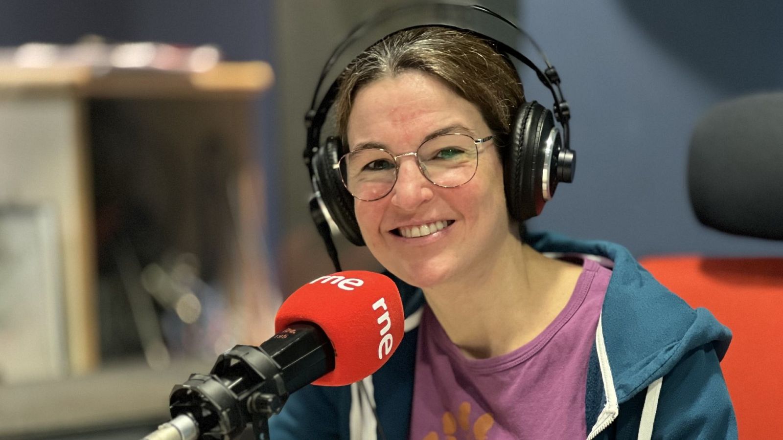 Gente despierta - Helena González Burón, cazabulos científicos - Escuchar ahora