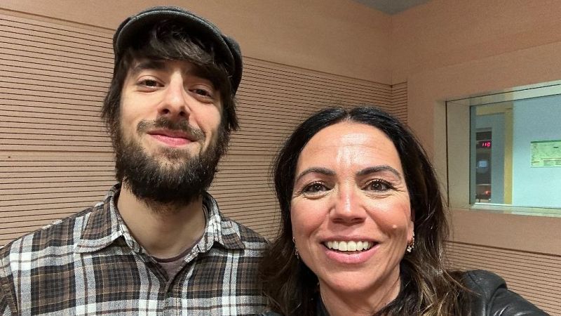 Libros de arena - David Uclés y 'La península de las casas vacías' - Escuchar ahora