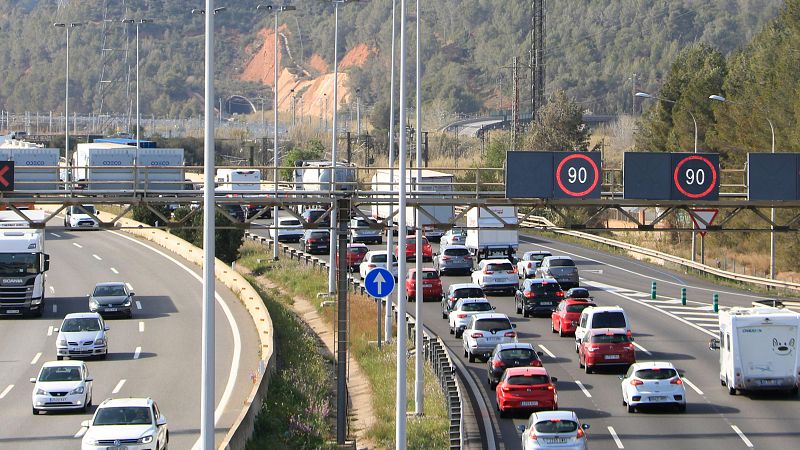 S'habiliten dos carrils addicionals de sortida a l'AP-7 per Setmana Santa | Àlex Cabrera