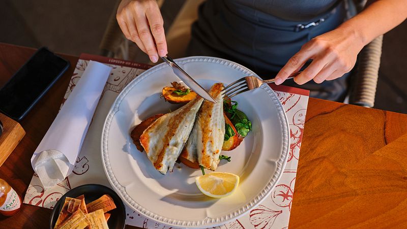 Españoles en la mar - ¿Cómo nos ayuda el pescado a ser más felices? - 27/03/24