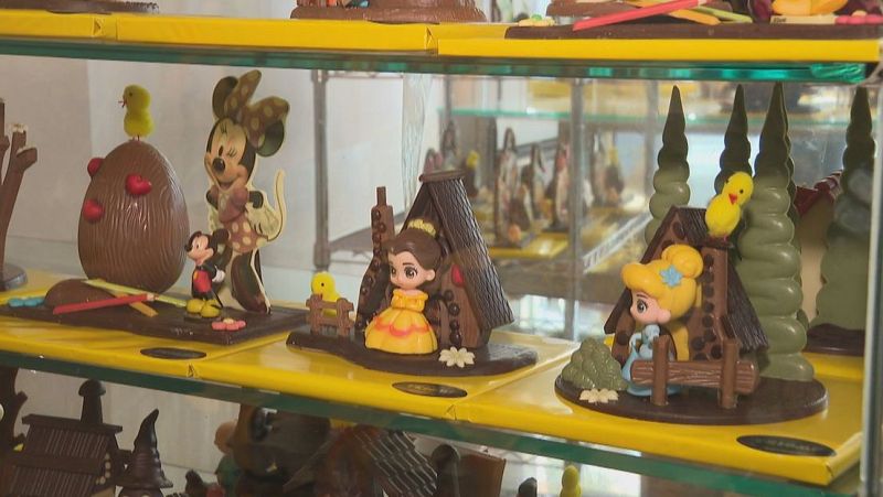 Els pastissers calculen vendre unes 800.000 mones de Pasqua | MARGA ESPARZA
