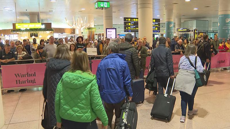 Dilluns de Pasqua, jonada de molt de moviment a l'Aeroport del Prat