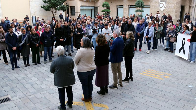 Minut de silenci a Amposta per l'assasinat de la Thais | Escoltar