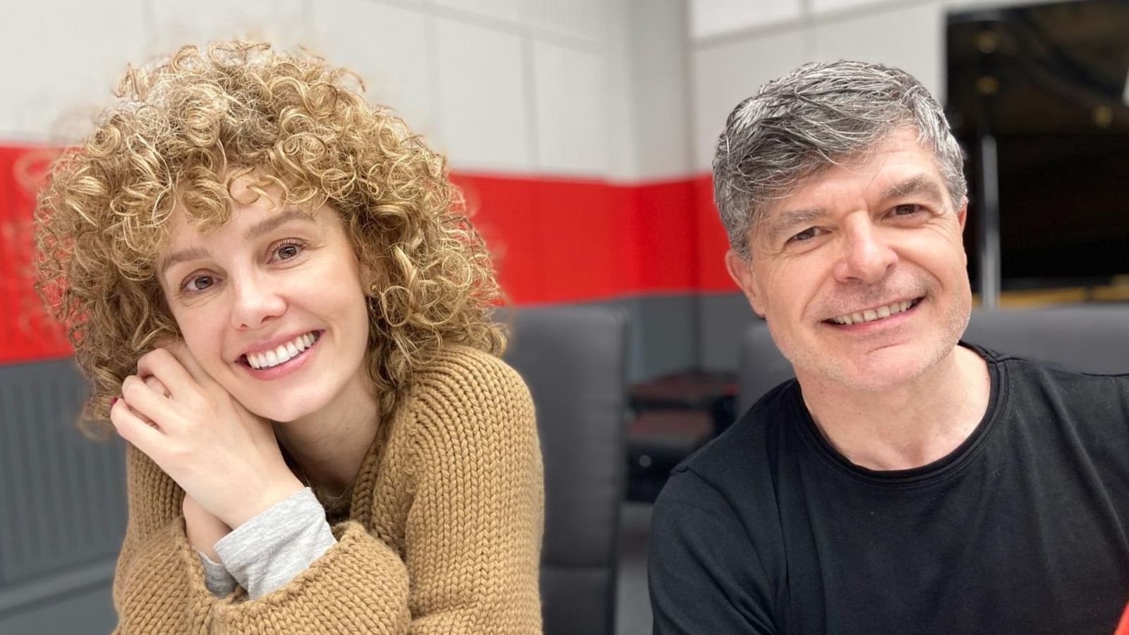 Mañana más - Nacho Guerreros y Esther Acebo: ¿De la serie al teatro? - escuchar ahora