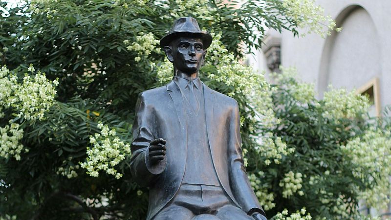El gallo que no cesa - Tierra sin límites: Seguimos los pasos de Franz Kafka