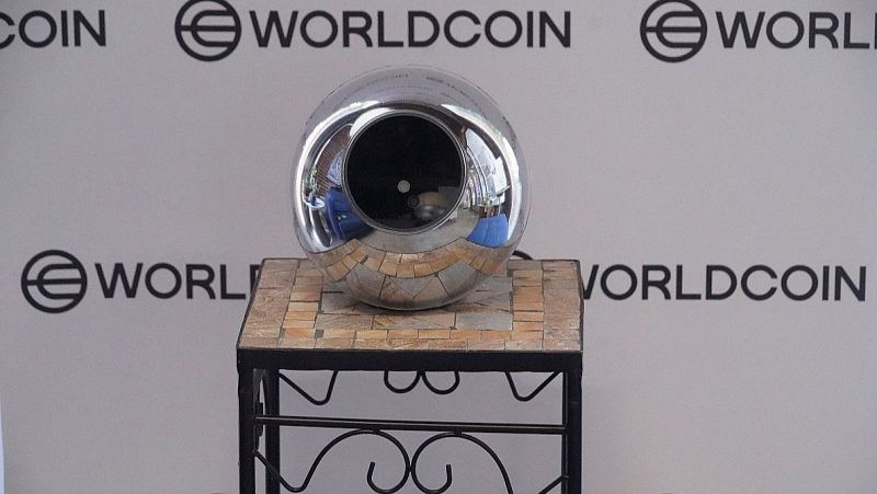 Por tres razones - Datos del iris por criptomonedas: ¿Por qué lo han prohibido? - Escuchar ahora