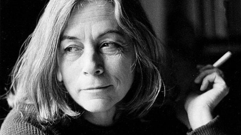 Memoria de delfín: Carmen Martín Gaite y Mercè Rodoreda, entre otras, con Ángeles Caso - Escuchar ahora