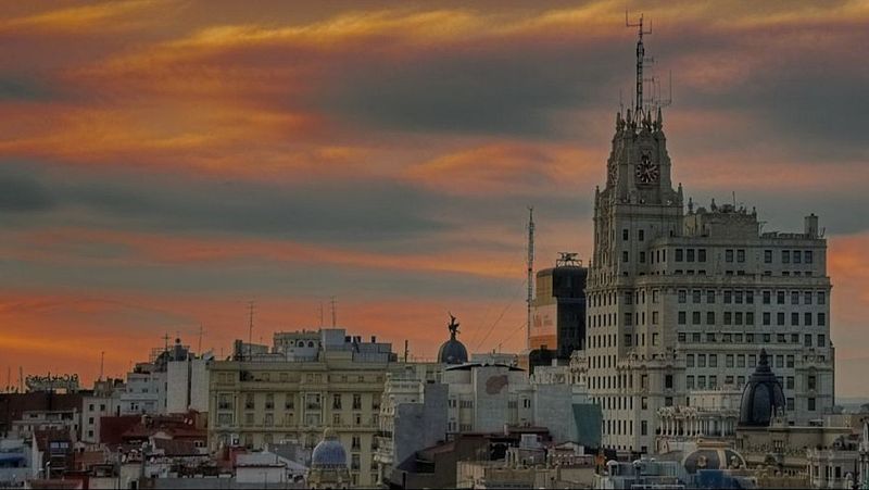 Documentos RNE - Matilde cumple cien años. El siglo de la Telefónica - 19/04/24 - escuchar ahora