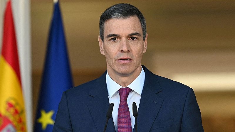 Sánchez decir seguir al frente del Gobierno "con más fuerza, si cabe" - Especiales informativos RNE | Escuchar