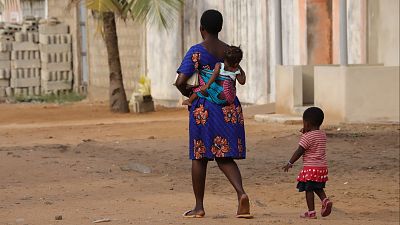 La mutilaci�n genital femenina podr�a legalizarse en Gambia