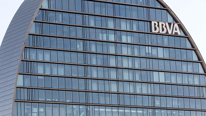 Las mañanas de RNE - ¿Qué consecuencias puede tener la fusión entre el BBVA y el Banco Sabadell?