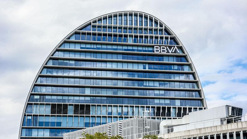 El BBVA afina les condicions de la fusió amb el Sabadell