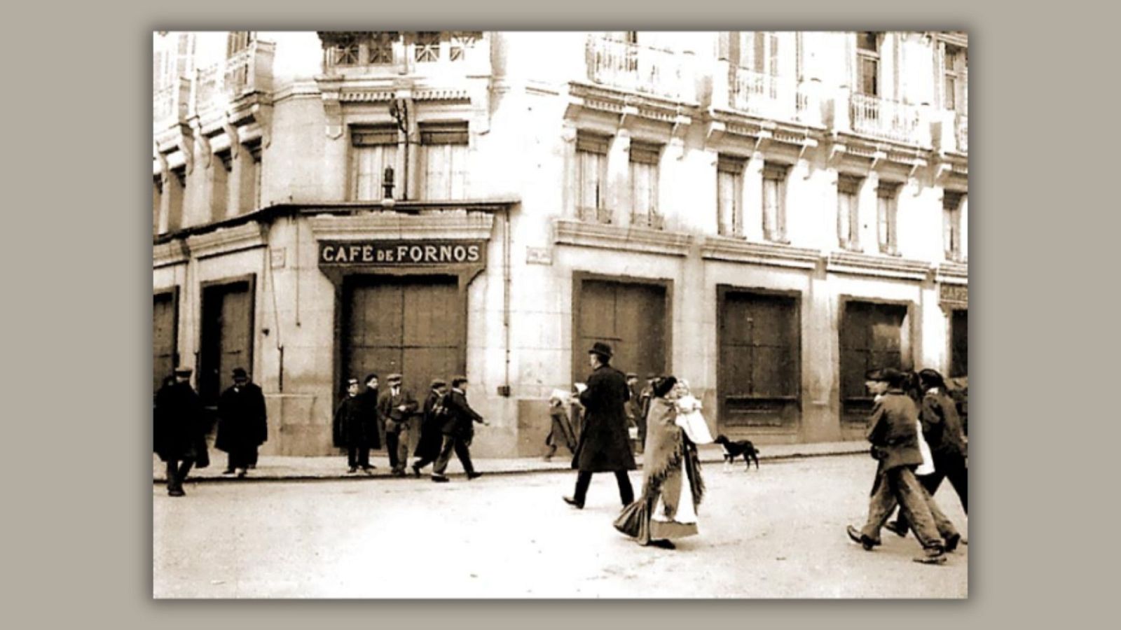 Periplos irradiantes - 9. REdM con Ursaria: Café Fornos - escuchar ahora