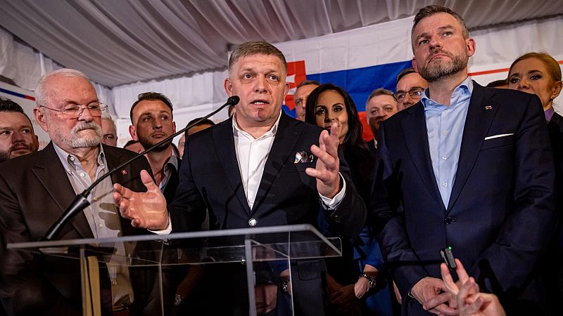 Mira Milosevich: "Es un momento de alta vulnerabilidad interna" - Las mañanas de RNE | Escuchar