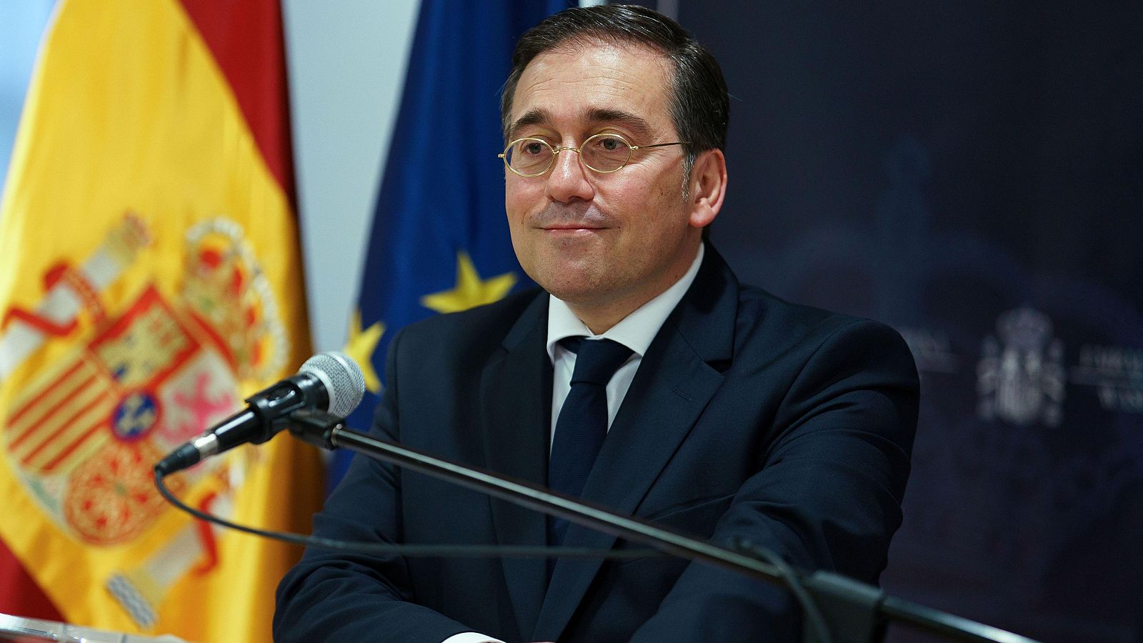 Albares, sobre el Borkum y Sumar: "Pediría responsabilidad" - Las mañanas de RNE | Escuchar