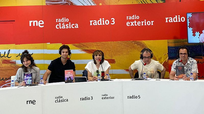 Por tres razones - Feria del Libro de Madrid: Batalla de cuentistas, tenis y literatura ertica - Escuchar ahora