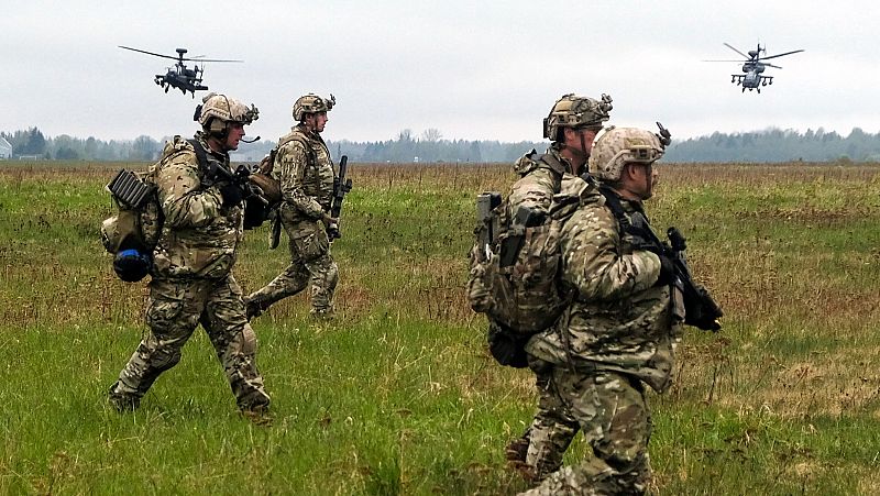 Soldados OTAN durante los ejercicios Steadfast Defender en Estonia 2024