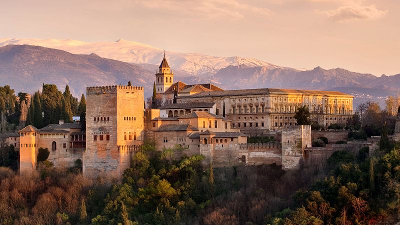 10.000 lugares para viajar con Ángela Gonzalo - Granada, Gorbeia, Alemania, Noruega y el Transiberiano - 08/06/24 - Escuchar ahora