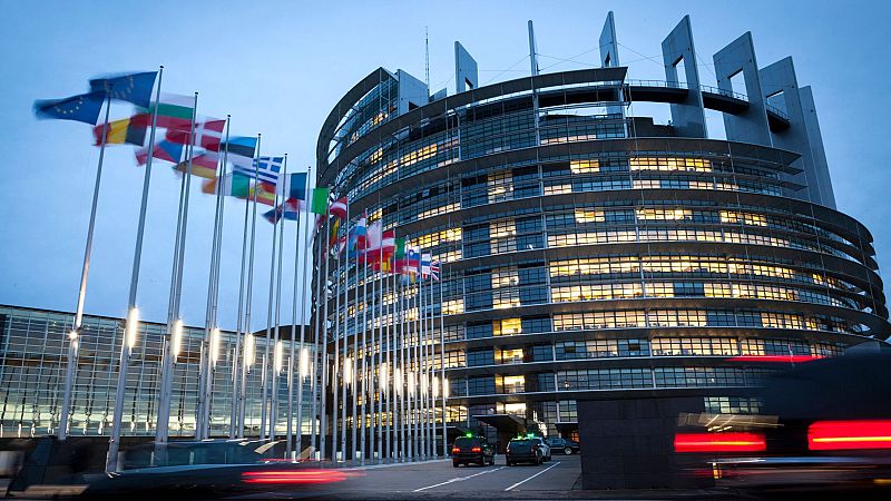 Más cerca - Gustavo Palomares: "El motor de Europa está gripado" - Escuchar ahora