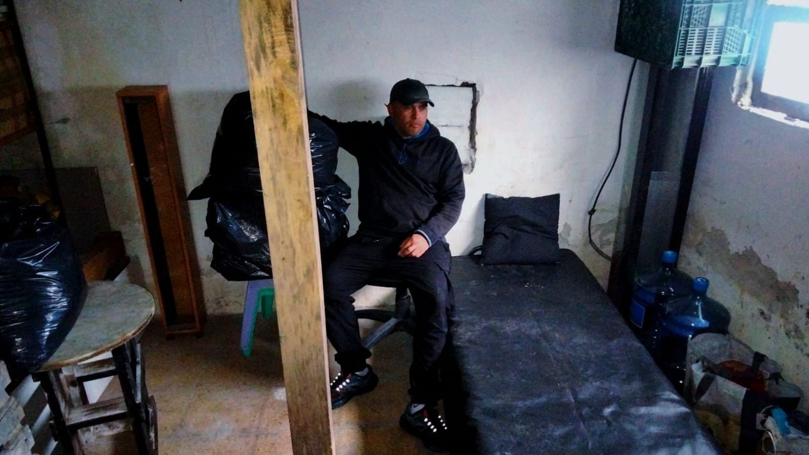 Más cerca - El sinhogarismo en España: un clima de depresión, drogas y agresiones - Escuchar ahora