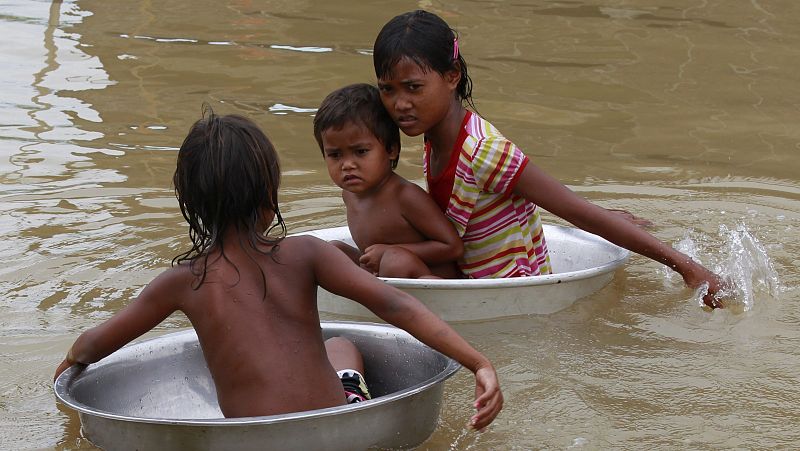 Cinco continentes - Miles de niños son víctimas del tráfico de personas en Camboya - Escuchar ahora