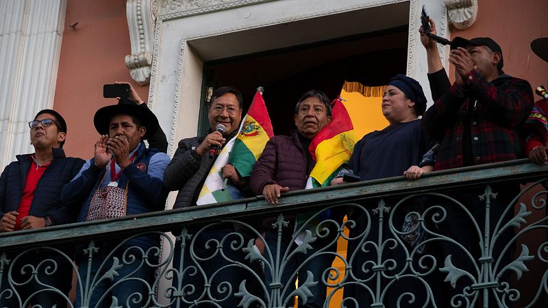 Crónica internacional - El intento de golpe militar fracasa en Bolivia