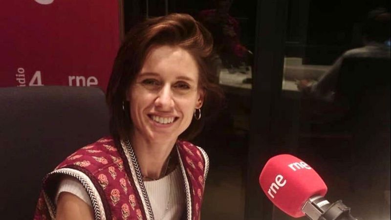 24 horas - Manuela Vellés: "La música es importante en 'El bus de la vida'" - Escuchar ahora
