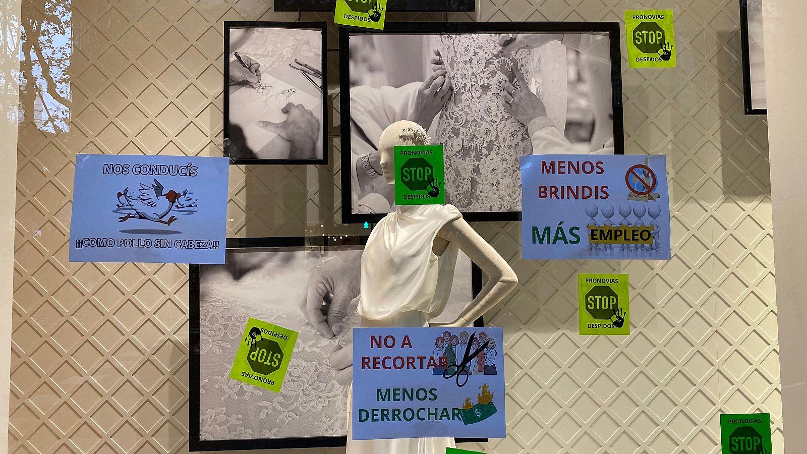 Centenars de persones protesten contra l'ERO de Pronovias | Informa: Juanfra Álvarez