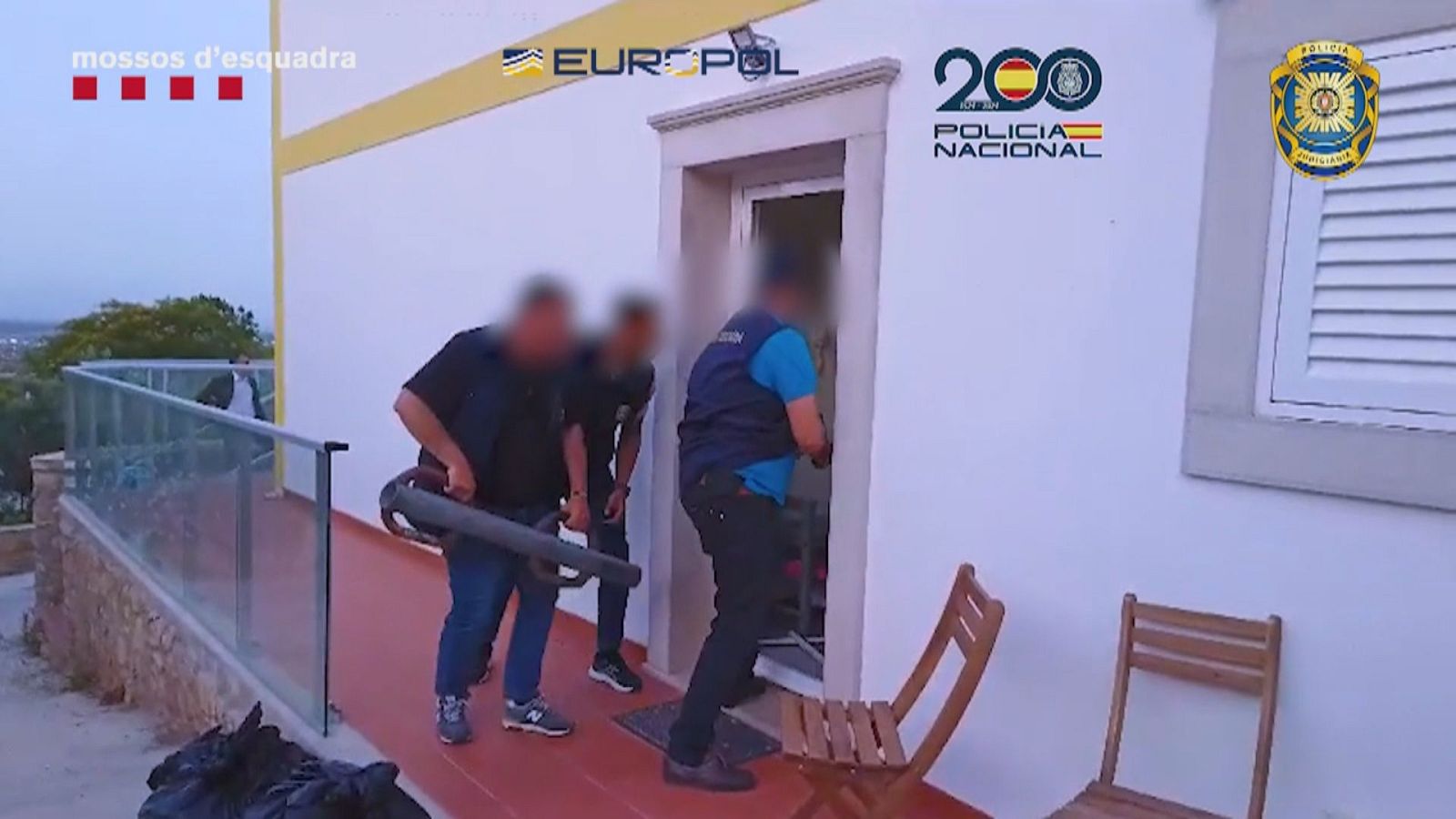 Desmantellada una organització criminal per estafar més de 2,5 milions d’euros a 84 persones grans | Sergi Bassolas