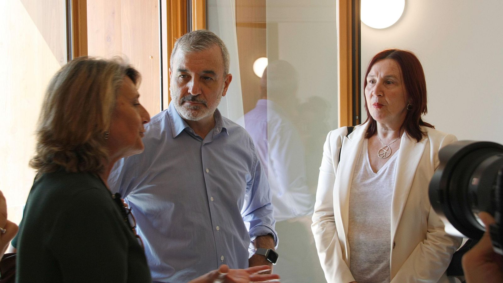 Collboni diu que el suïcidi de les dues germanes és la “cara més dura” de la crisi | Maite Boada