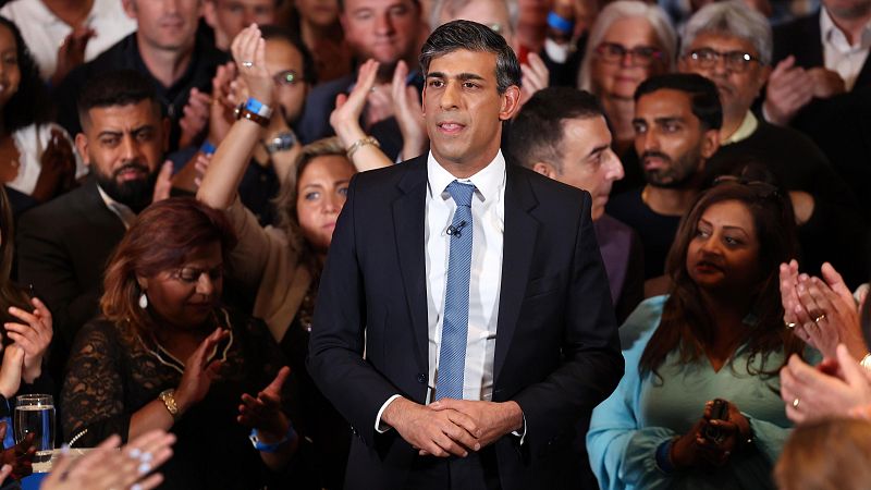 Crónica internacional - Los tories podrían asumir la peor derrota de su historia