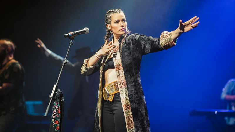 Por tres razones - Isabel Aaiún, más que la 'Potra Salvaje' - Escuchar ahora