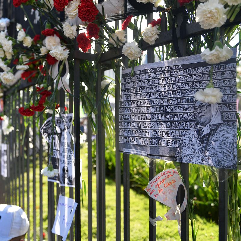 Cinco continentes - Las mujeres lideran las búsquedas de desaparecidos en América Latina - Escuchar ahora