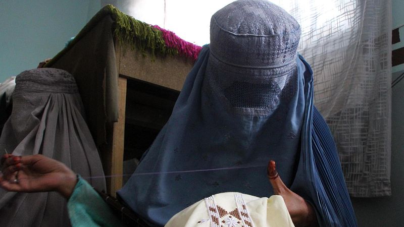 Reportajes 5 continentes - Khadija Amín, la voz de las afganas