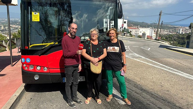 Parlem amb veïns de Torre Baró per "El 47" pugem amb ells al bus - L'Entrellat | Escoltar
