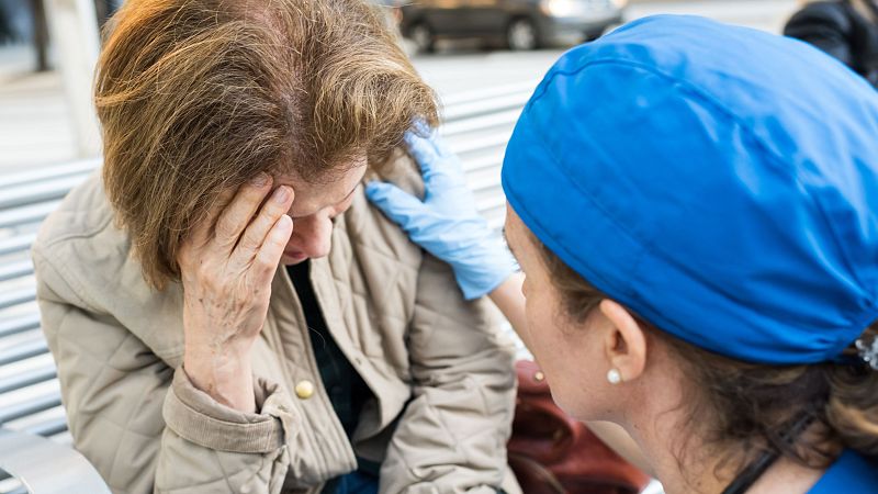 Con bata blanca - El infarto es un 20% más mortal en las mujeres - 04/10/24