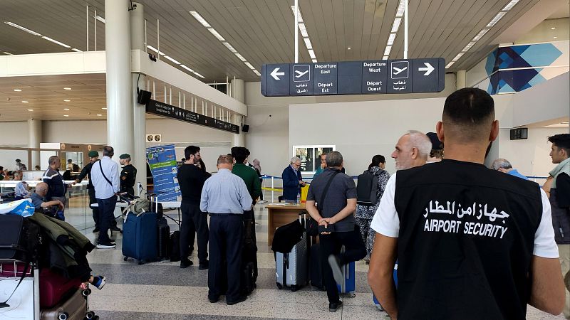 14 horas - Sentimientos encontrados entre los españoles evacuados del Líbano: "Es difícil describir la impotencia"