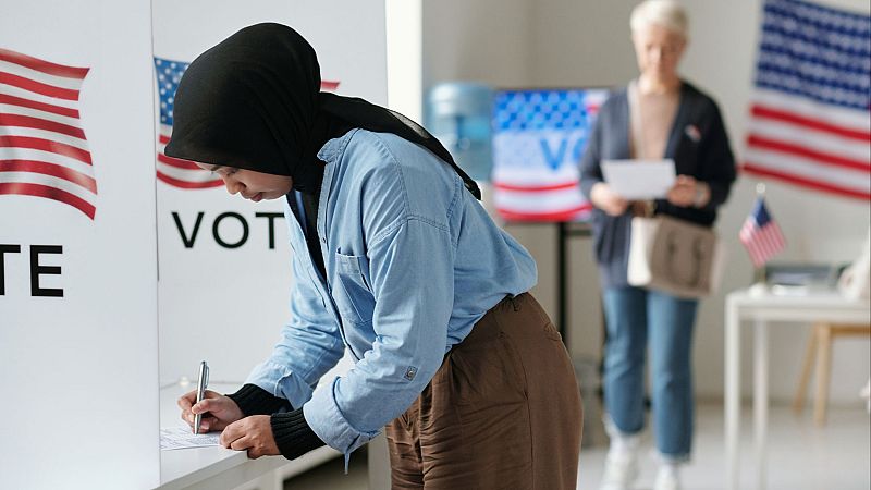 Más Cerca - El voto árabe en Dearborn, clave en las elecciones estadounidenses  - Escuchar ahora