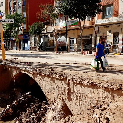 Las mañanas de RNE - Catarroja se centra en limpiar su red de alcantarillado con \"preocupación\" por la previsión de lluvias - Escuchar ahora