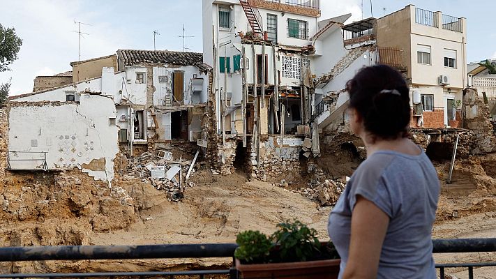 Las Mañanas de RNE - Ana, voluntaria en Valencia: \"Es necesario que se diversifique la ayuda para la DANA\" - Escuchar Ahora