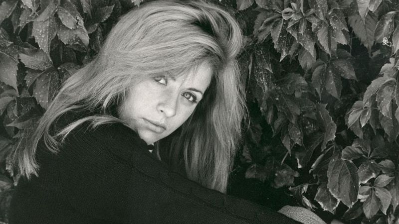 Patillismo Ilustrado - Imprescindibles - Mari Trini - Patillismo ilustrado | Escuchar