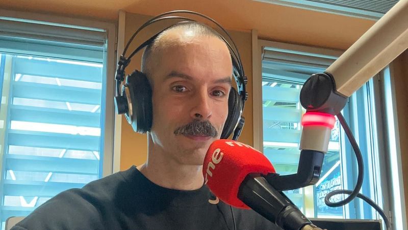 Javier Arozena - A compás | Escuchar