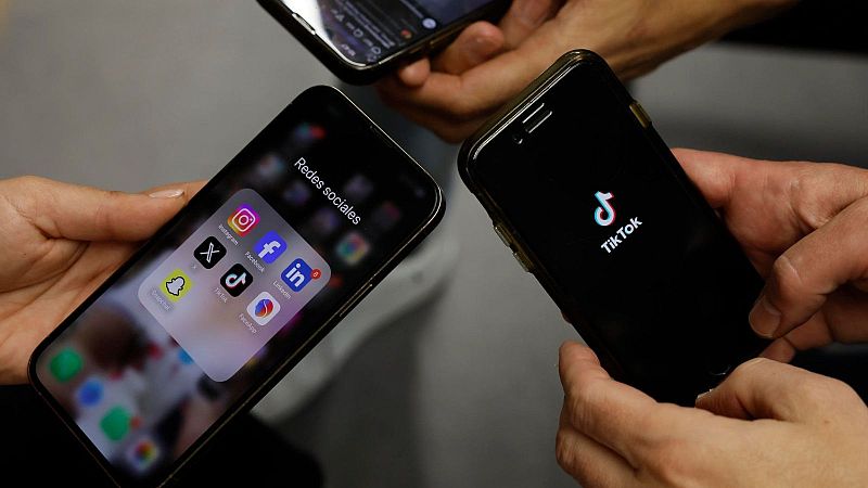 A golpe de bit - El negacionismo en las redes sociales - 04/12/24