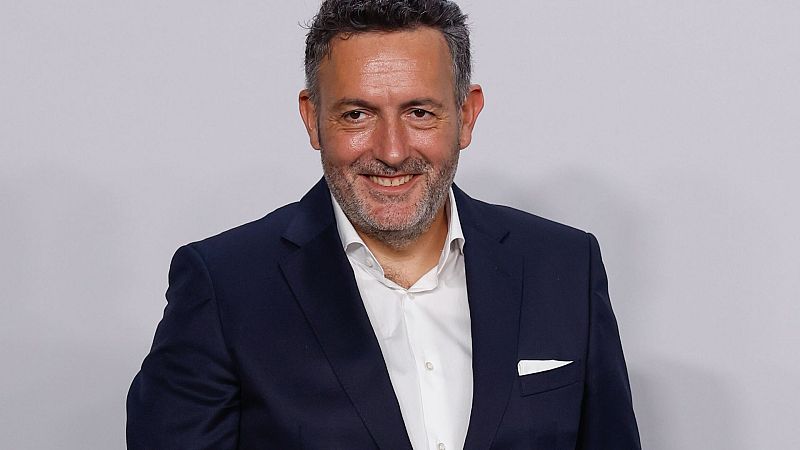 Las tardes RNE - Mikel Santiago, el maestro de la novela negra 'euskandinava' - Escuchar ahora