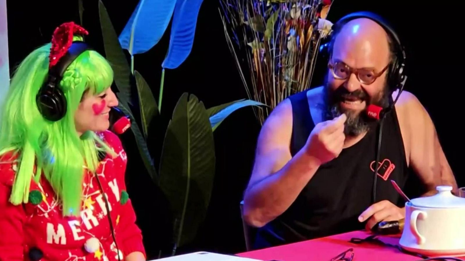 Mañana más - Ignatius Farray en el escenario del Teatro del Barrio - escuchar ahora