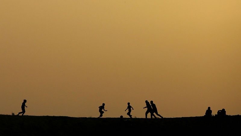 Cinco continentes - Millones de niños viven en países afectados por conflictos, también en Navidad - Escuchar ahora