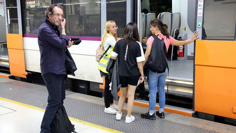 Queixes dels usuaris de Rodalies pels talls a l'R2 per les obres de millora a l'accés ferroviari de l'aeroport