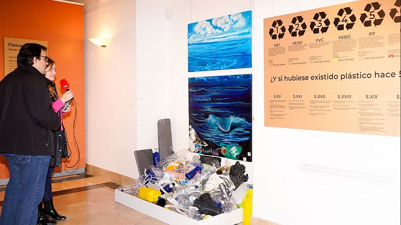 Visita a la muestra 'Natural Plastik' en el Museo de América