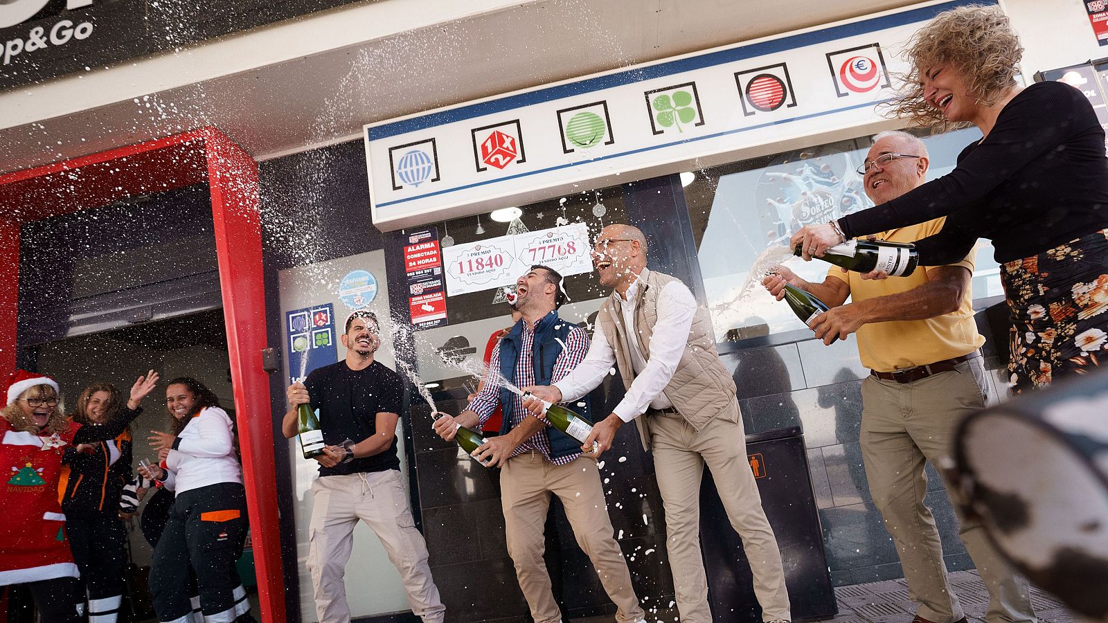 La gasolinera de la suerte de Tenerife donde casi siempre toca la lotería de navidad - Escuchar ahora